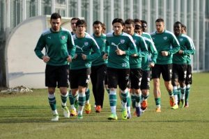 Bursaspor Eskişehirspor'a bileniyor