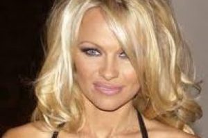 Pamela Anderson'ın tiki kameralara yakalandı