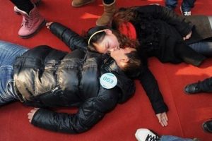 &Ccedil;in'de &ouml;p&uuml;şme yarışı