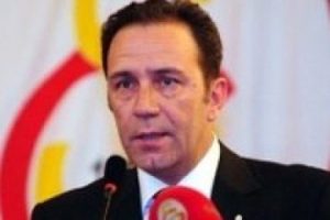 Adnan &Ouml;zt&uuml;rk istifa etti