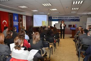 B&uuml;y&uuml;kşehir y&ouml;neticilerine &acute;liderlik ve y&ouml;neticilik&acute; eğitimi