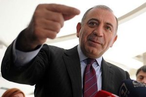 CHP'de y&uuml;z nakli olmaz