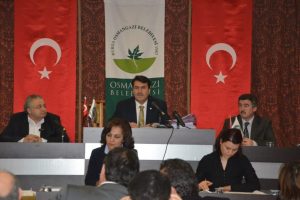 D&uuml;ndar'dan o gen&ccedil;lere jest