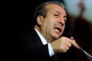 Bilen de konuşuyor bilmeyen de