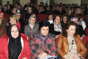 Siyaset akademisinde dersler başladı