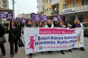 Kadınların sesi Nil&uuml;fer'de g&uuml;rledi