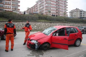 Kadın s&uuml;r&uuml;c&uuml; ağır yaralandı