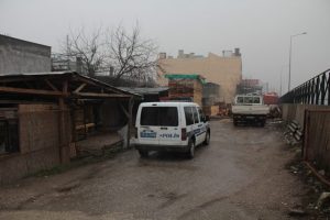 Kereste at&ouml;lyesindeki odunları &ccedil;aldılar