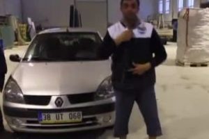1,2 tonluk otomobili g&ouml;zleriyle &ccedil;ekti