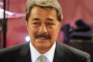 Kadir İnanır setlere d&ouml;nebilir