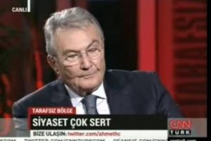 Deniz Baykal canlı yayında Sarp Apak taklidi yaptı