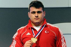 Rıza Kayaalp Avrupa Şampiyonu