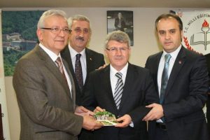&Ccedil;ocuklara okulu sevdirmeliyiz