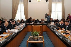 4+4+4 Komisyondan ge&ccedil;ti
