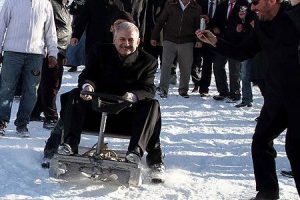 Bakan Yıldırım kızakla kaydı