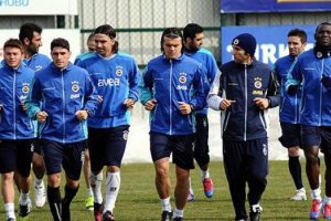 Fenerbah&ccedil;e'de derbi mesaisi