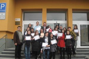 Gemlik Kız Teknik ve Meslek Lisesi &ouml;ğrencileri yurda d&ouml;nd&uuml;