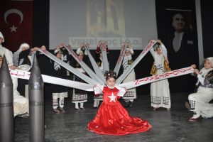 İstiklal Marşını yaşayarak okudular