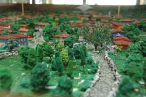 700 yıllık k&ouml;y&uuml; makete sığdırdılar