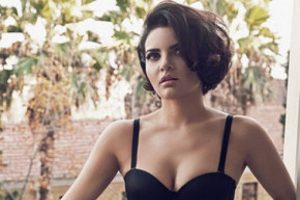 G&ouml;ksel &ccedil;ıkış şarkısı Acıyor'la rekora koşuyor