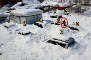 Otomobilleri kar altından &ccedil;ıkaramıyorlar