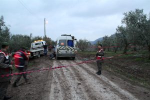 Bursa'da &ouml;ğrenci servisi devrildi