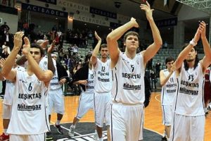 Kartal potada ''D&ouml;rtl&uuml; Final''e y&uuml;kseldi