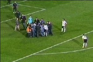 Beşiktaşlı taraftarlar &ccedil;ıldırdı