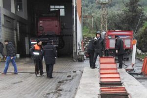 Gemlik'te ka&ccedil;ak akaryakıt operasyonu