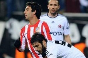 Arda Turan gole sevinmedi