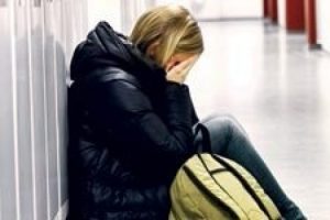 Tecav&uuml;ze uğrayan kızın isyanı: Dayanamıyorum