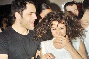 Başkalarının s&ouml;zleriyle yaşamıyorum