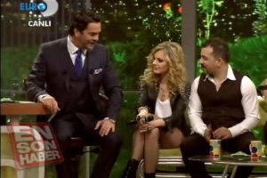 Alexandra Stan Beyaz'ın kucağına oturdu