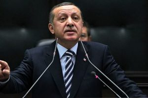 Tek y&uuml;rek m&uuml;cadele ediyoruz