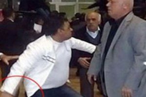 CHP Kongresi'nde bı&ccedil;aklar konuştu