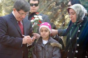 Şehit kızına "baba" oldu