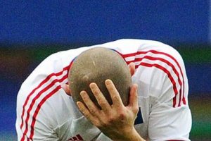 Futbolculara kafede dayak