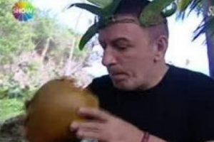 Mustafa Topaloğlu'nun Survivor'daki ilk g&uuml;n&uuml;