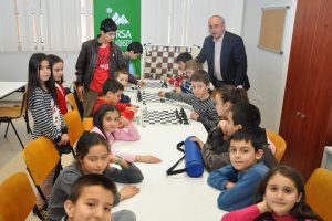 &Ccedil;ocuklara satran&ccedil; dersleri