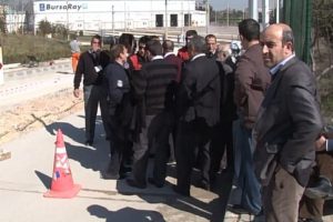 Halk otob&uuml;s&uuml; şof&ouml;rleri Burulaş'ı bastı