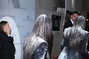 Kim Kardashian'a unlu saldırı!