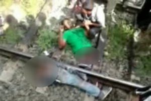 Tren ikiye b&ouml;ld&uuml; ama yaşıyor