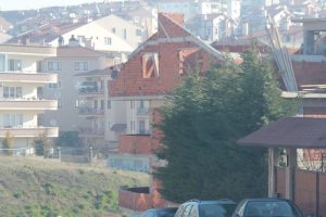 İnşaattaki demirleri &ccedil;aldılar
