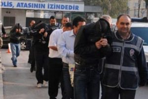 Gelinine zorla fuhuş yaptırdı!