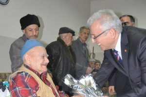 Kaymakam İnci'den yaşlılara moral