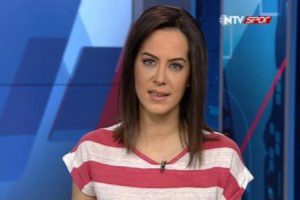 Canlı yayında &ouml;z&uuml;r diledi