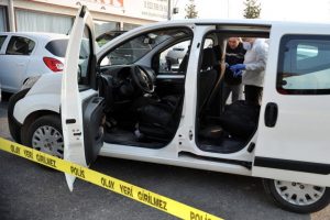 Hem &uuml;z&uuml;ld&uuml; hem sevindi