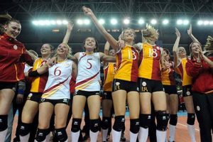 Aslan'dan kupa i&ccedil;in dev adım