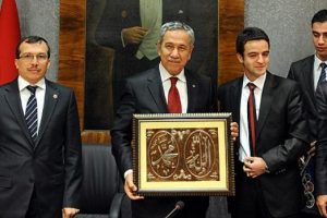 Arın&ccedil; &uuml;niversite &ouml;ğrencileriyle buluştu