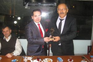 Harmancık'ın gen&ccedil; kaymakamı veda etti